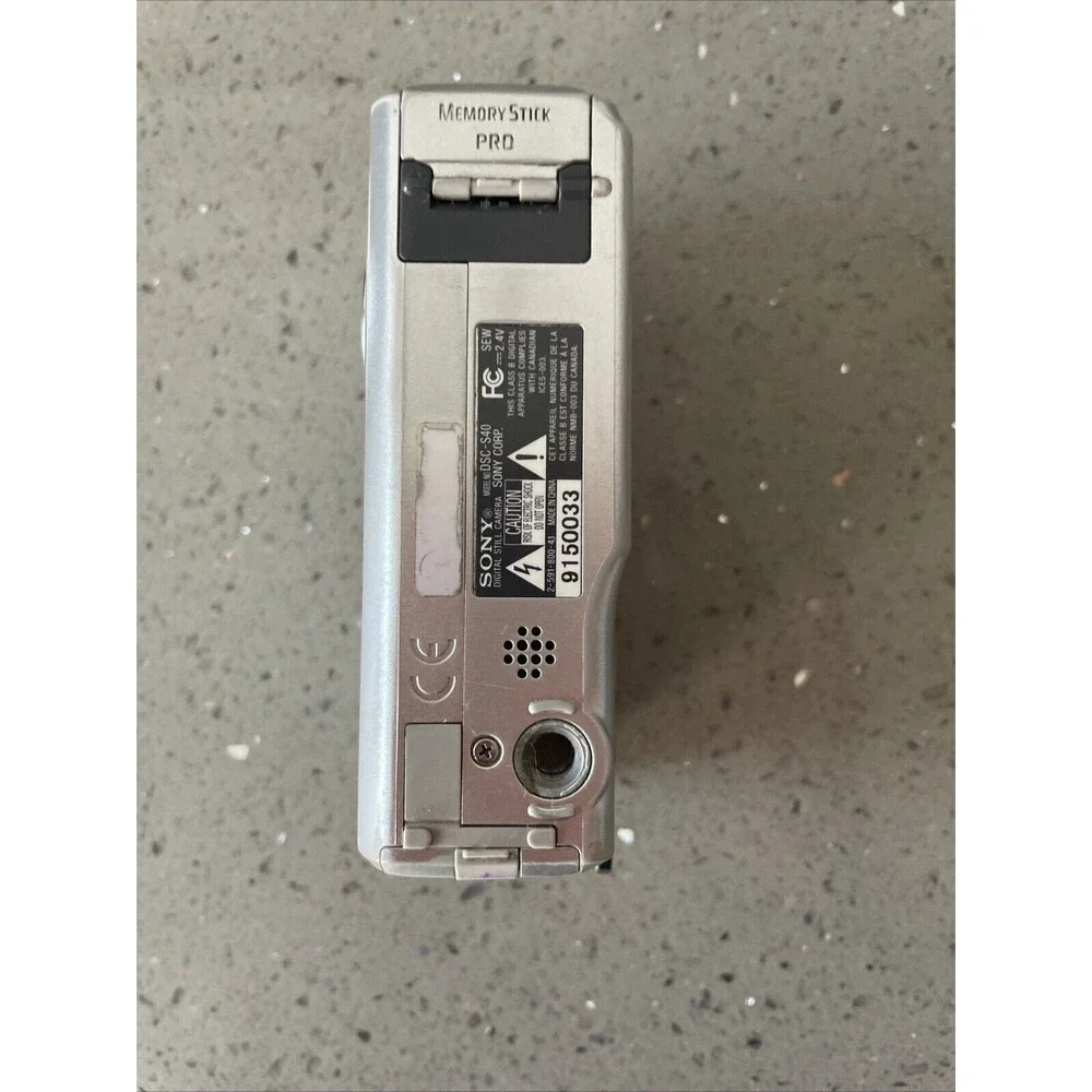 Sony Cyber-shot DSC-S40 4.1 MP Digital Camera Carl Zeiss 3X Zoom Parts Only
